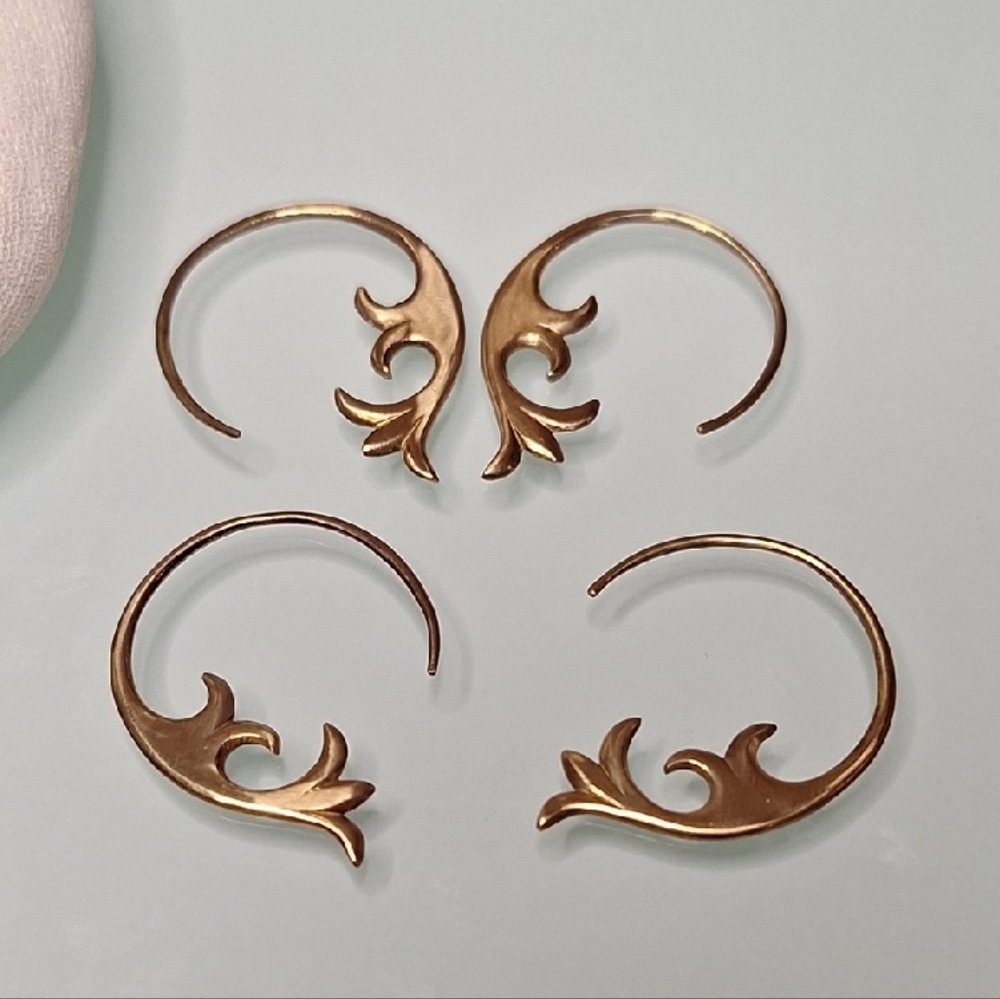 Elegant Gold Hoop Earrings
